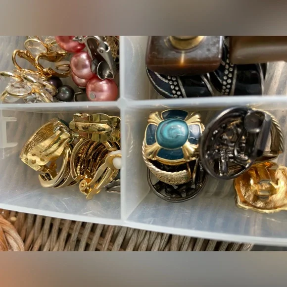 Clip Earring Lot - Over 25 Pairs - Picture 3 of 8
